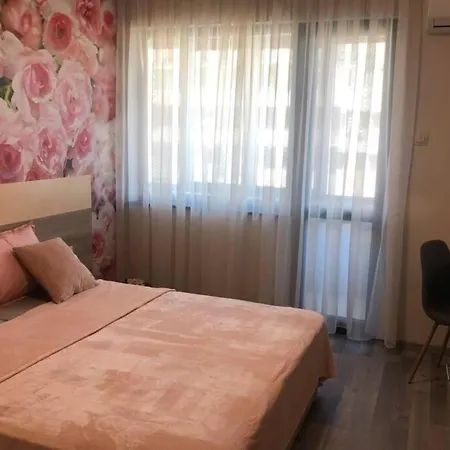 Apartment Lovely 3-bedroom For 7 Ppl At The Centre Varna