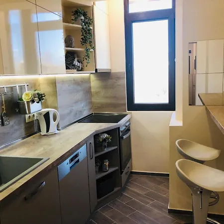 Lovely 3-bedroom For 7 Ppl At The Centre Apartment Varna